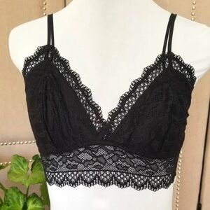 Soma EMBRACEABLE Enchanting Lace Bralette